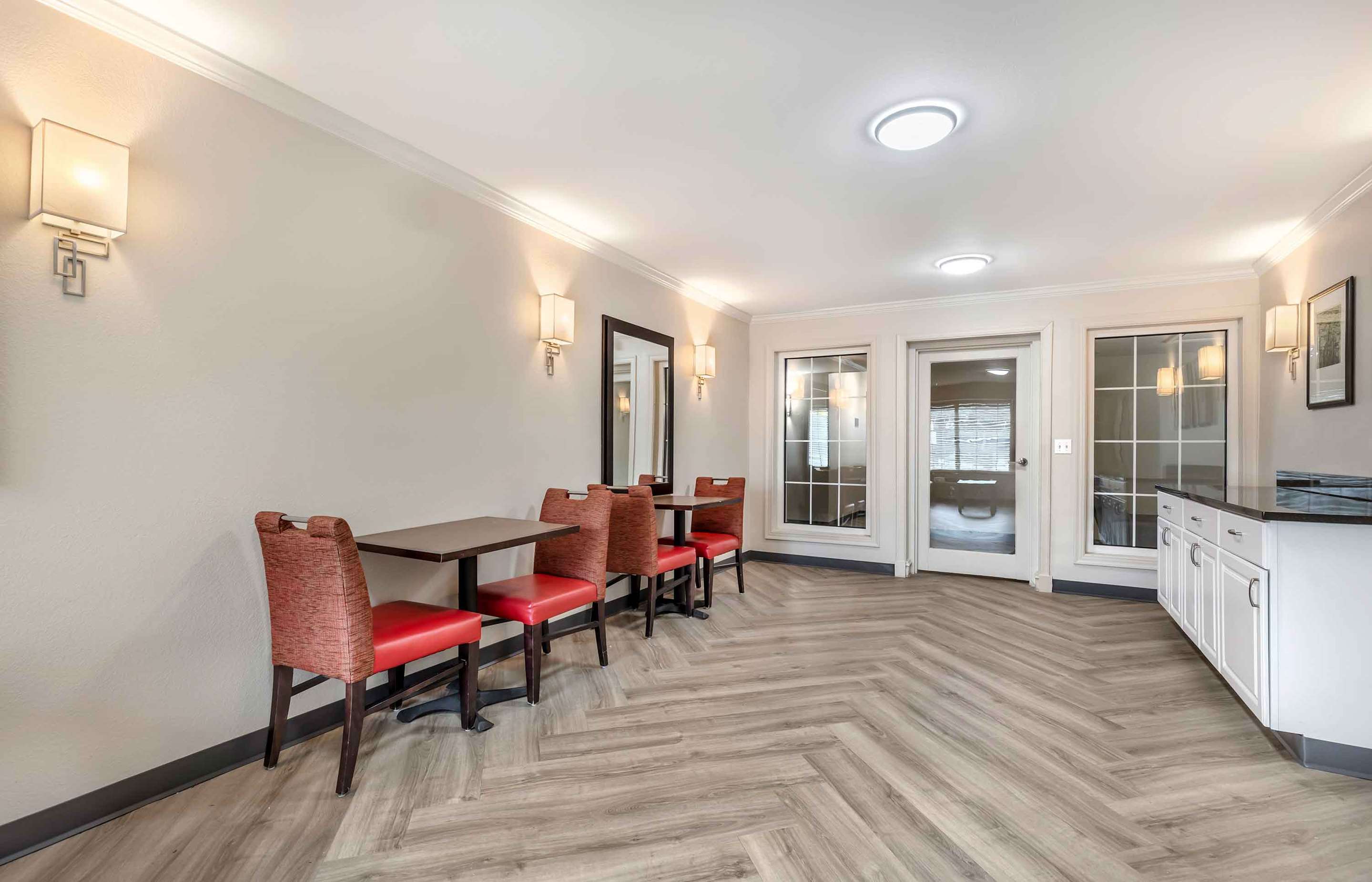 Breakfast Room