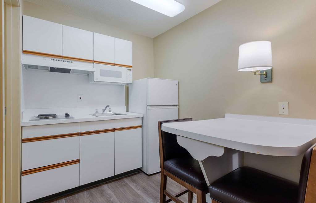 EXTENDED STAY AMERICA SUITES-guestroom-Guest Room,Kitchen/Kitchenette,On-Site.jpg
