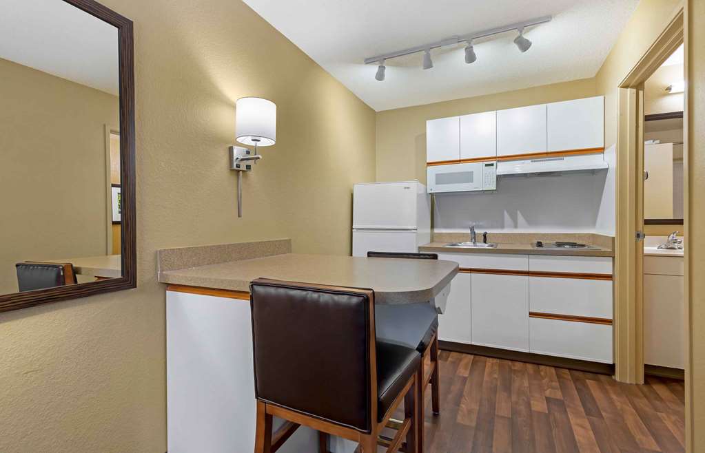 EXTENDED STAY AMERICA SUITES-guestroom-Guest Room,Kitchen/Kitchenette,On-Site.jpg