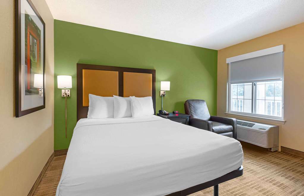 EXTENDED STAY AMERICA SUITES-guestroom-Guest Room,On-Site.jpg