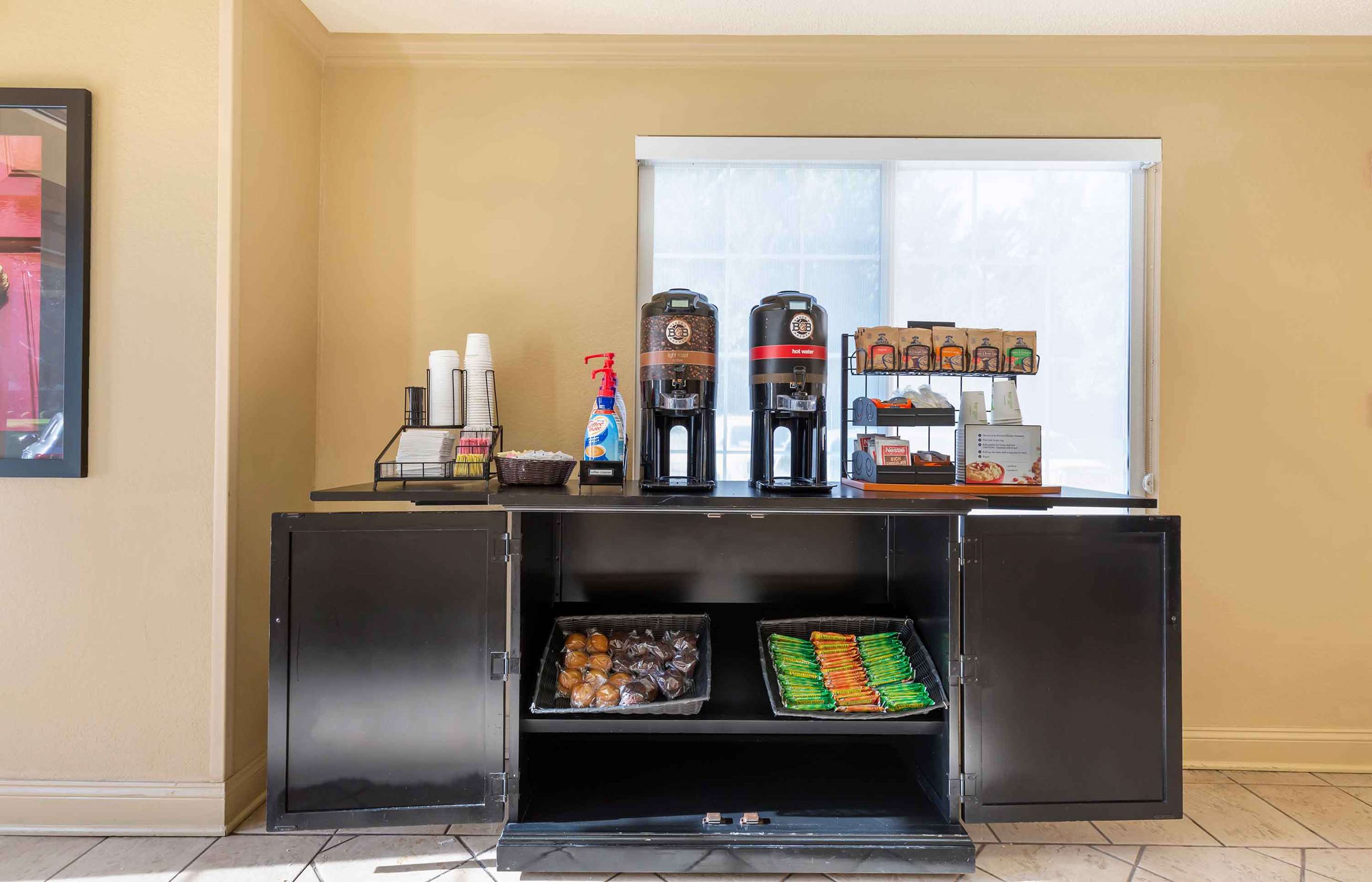 Free Grab-and-Go Breakfast | Extended Stay America Suites Washington DC Falls Church