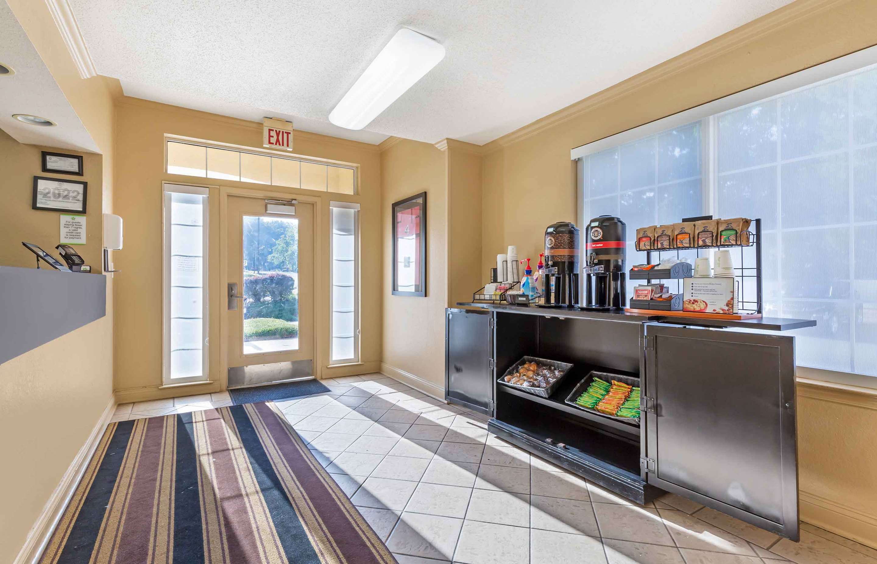 Free Grab-and-Go Breakfast | Extended Stay America Suites Washington DC Falls Church