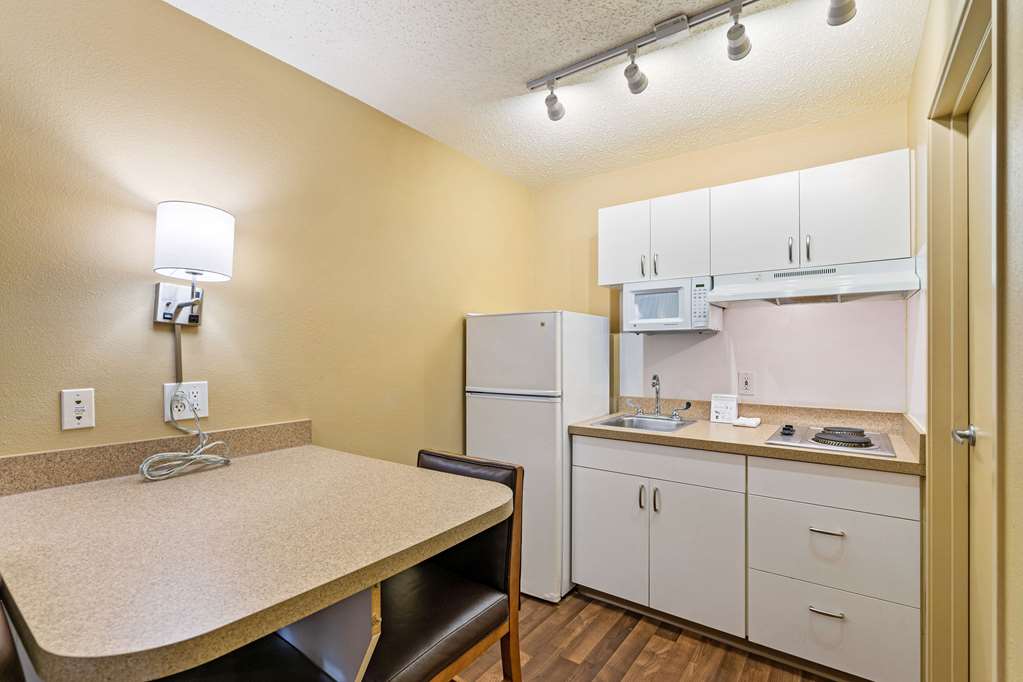 EXTENDED STAY AMERICA SUITES-guestroom-Guest Room,Kitchen/Kitchenette,On-Site.jpg