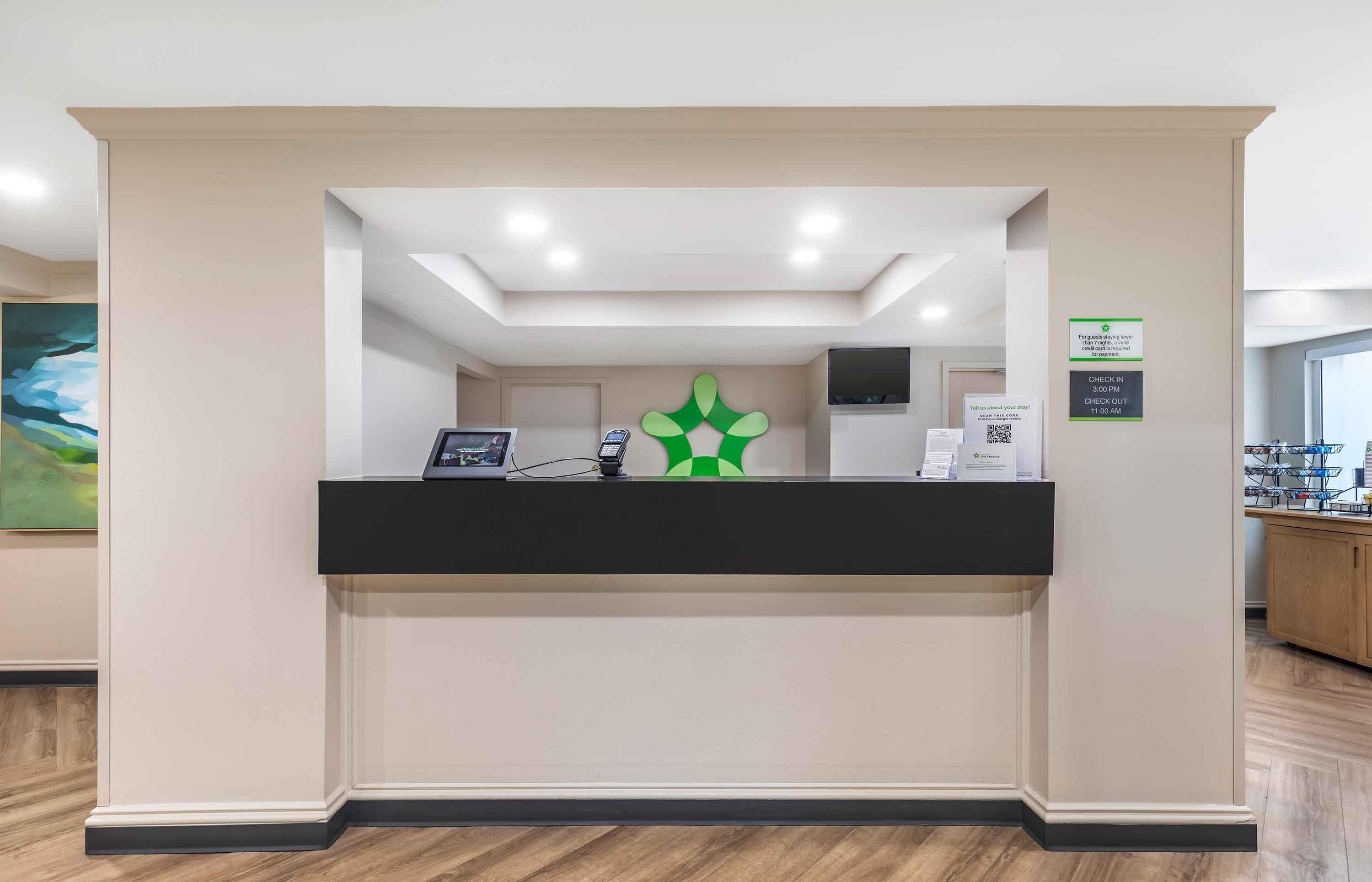 Lobby and Guest Check-in | Extended Stay America Suites Washington DC Tysons Corner
