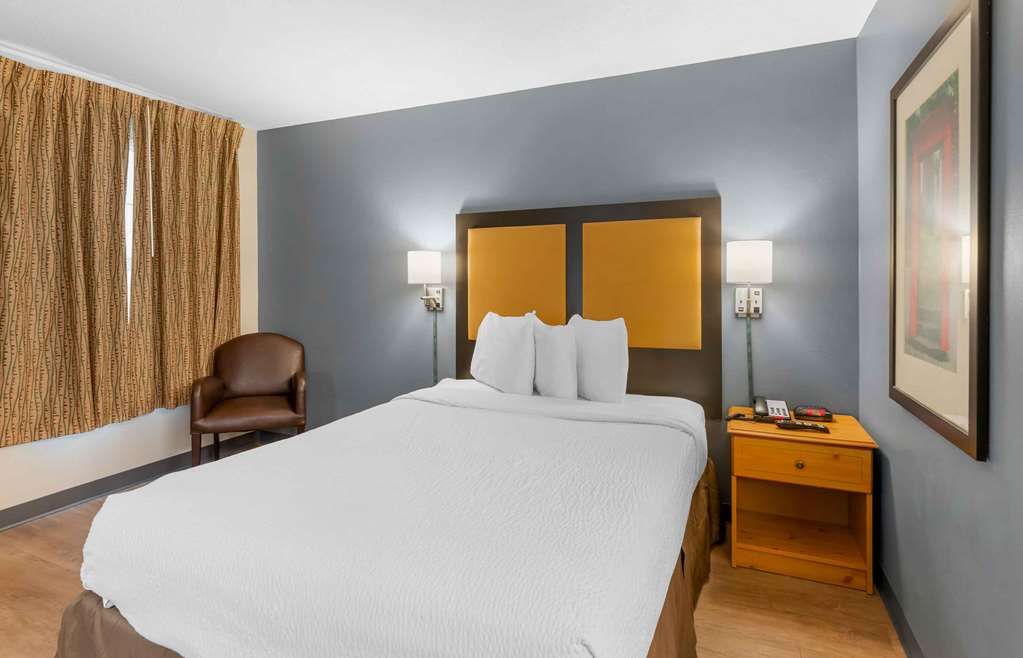 EXTENDED STAY AMERICA SELECT-guestroom-Guest Room,On-Site.jpg