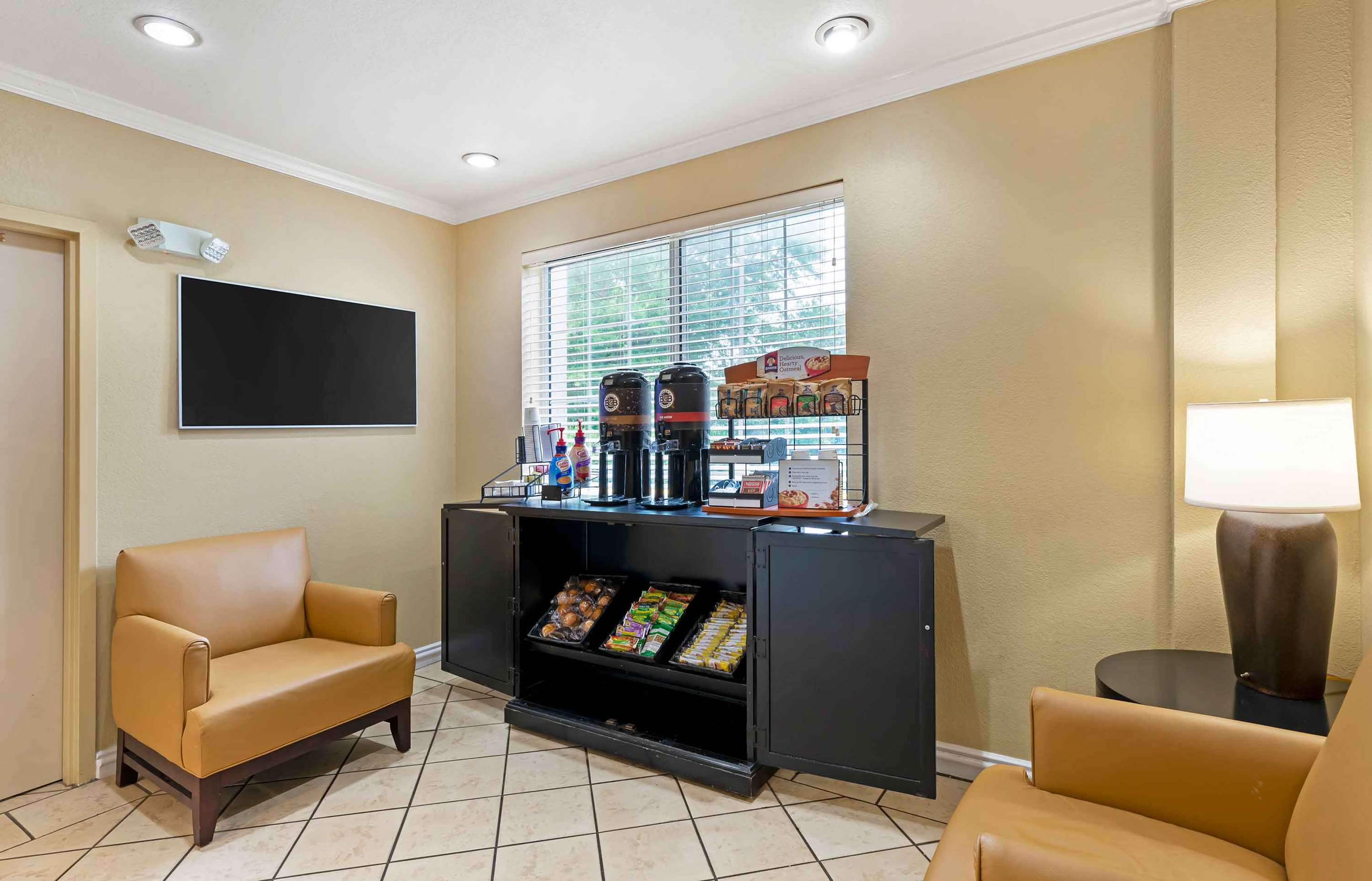 Free Grab-and-Go Breakfast | Extended Stay America Suites North Chesterfield Arboretum