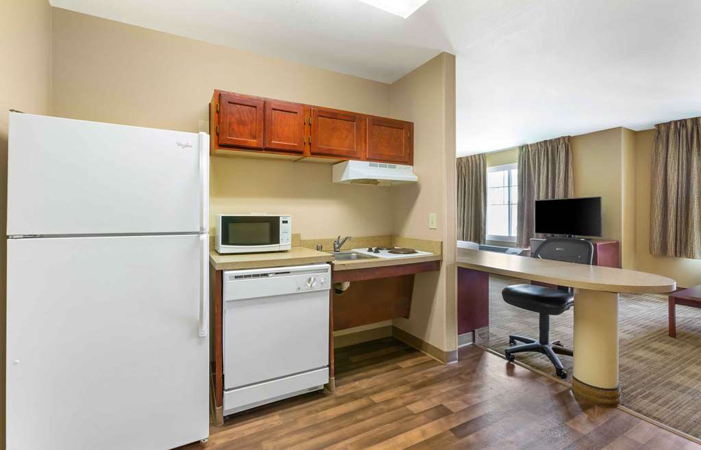 EXTENDED STAY AMERICA SUITES-guestroom-Guest Room,Kitchen/Kitchenette,On-Site.jpg