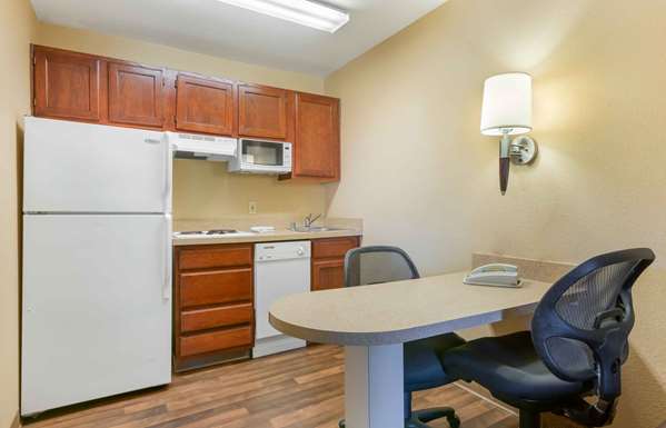  - Extended Stay America Suites Chandler Blvd Phoenix - I-10, Exit 160