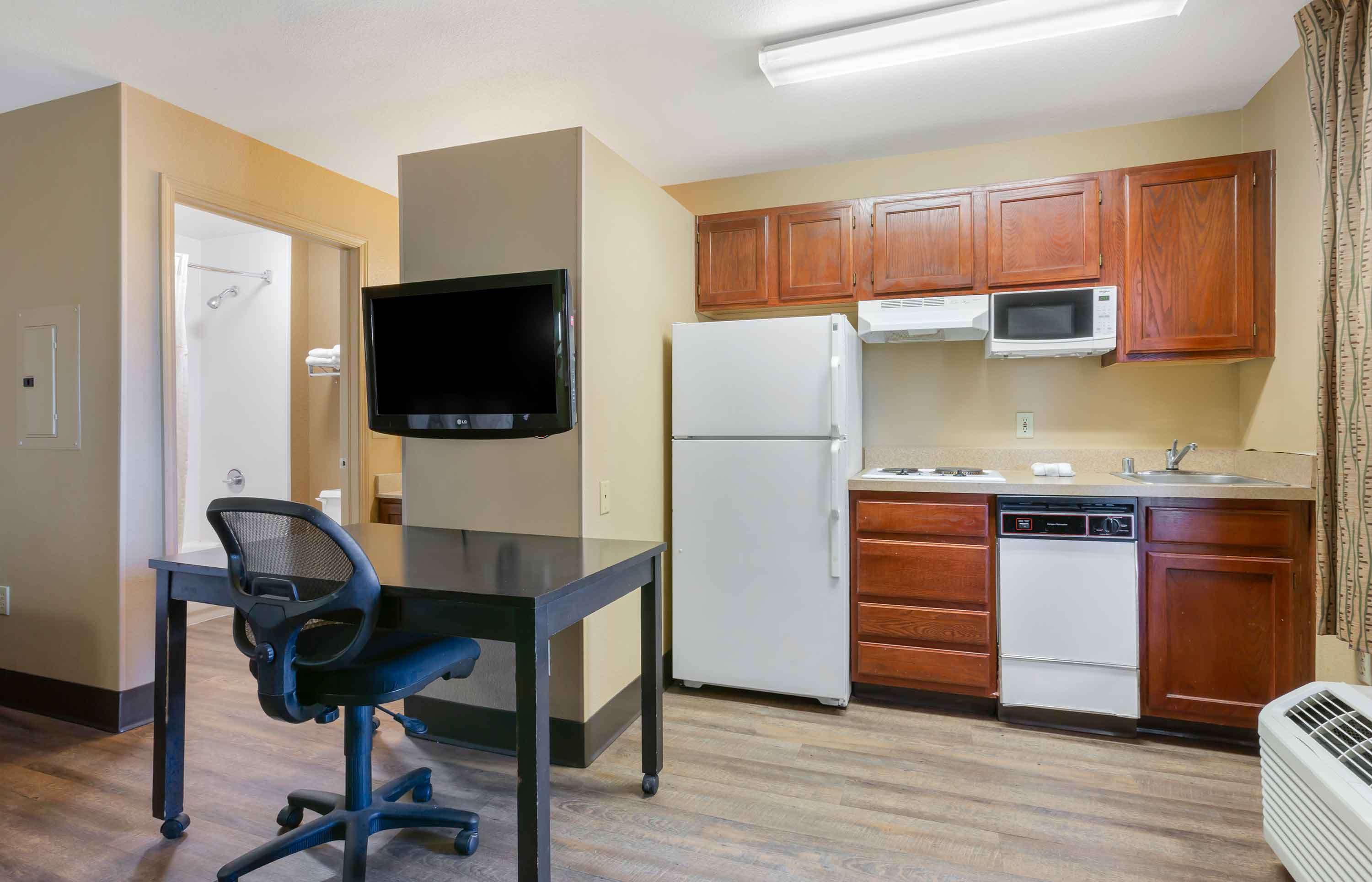 Extended Stay America Suites - Phoenix - Chandler - E Chandler Blvd – Phoenix, AZ