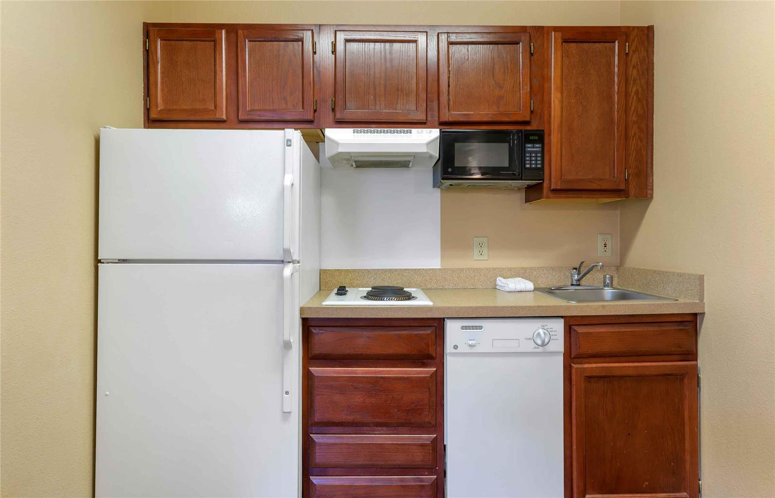 EXTENDED STAY AMERICA SELECT-guestroom-Guest Room,Guest Room Amenity,Kitchen/Kitchenette,On-Site.jpg