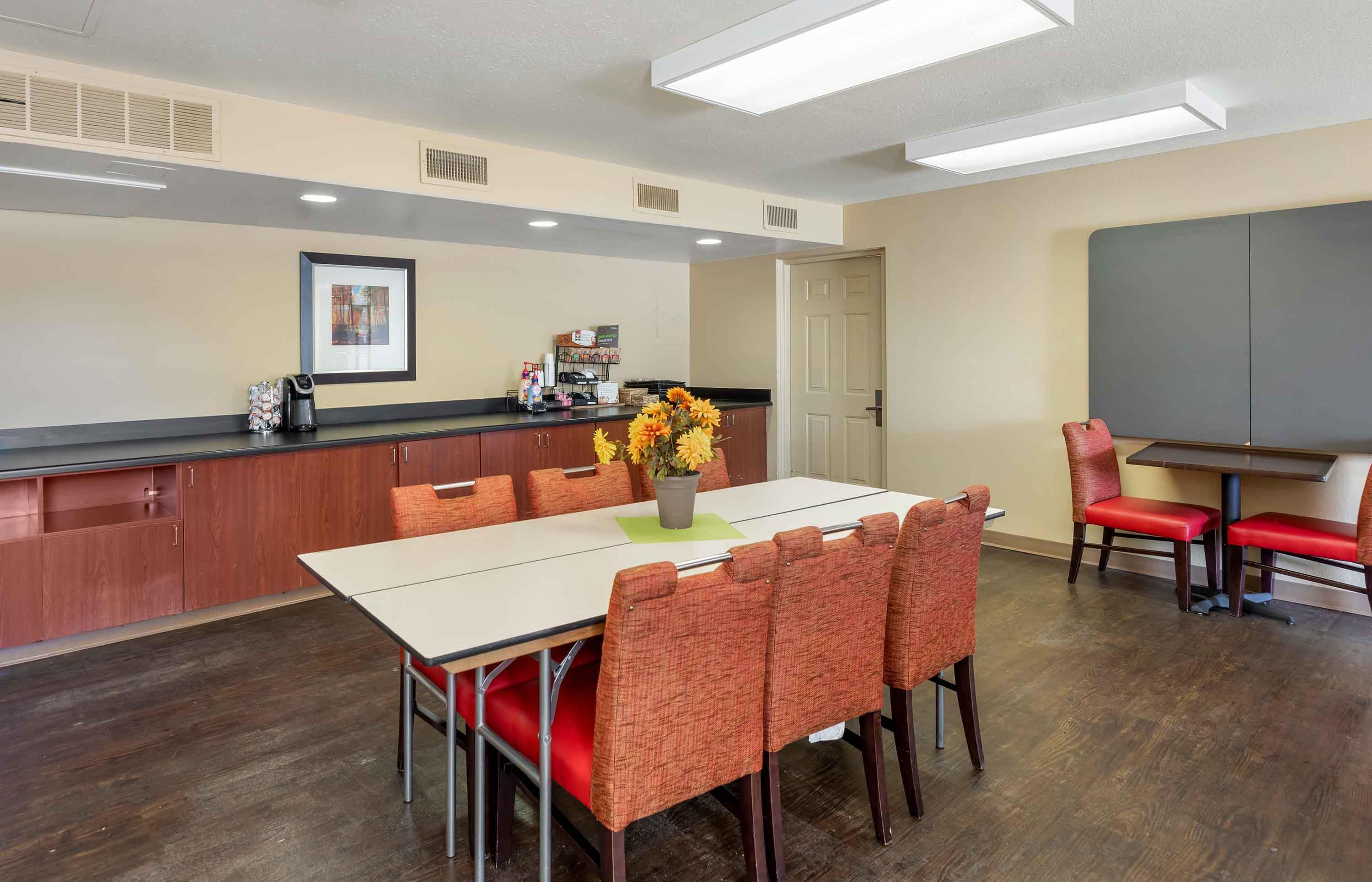 Breakfast Room