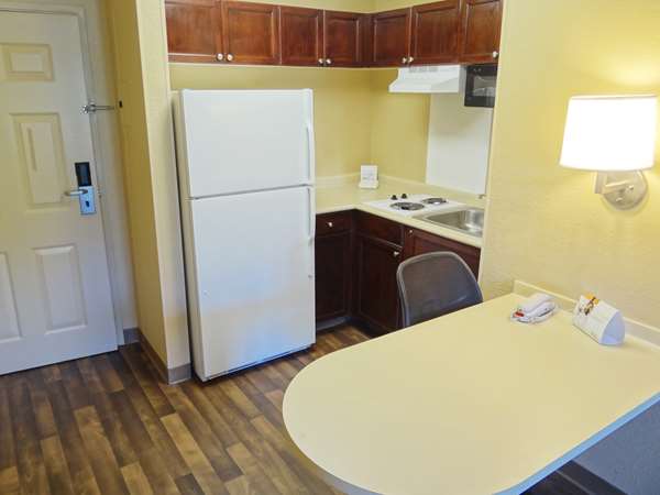  - Extended Stay America Suites North West Shore Blvd Airport