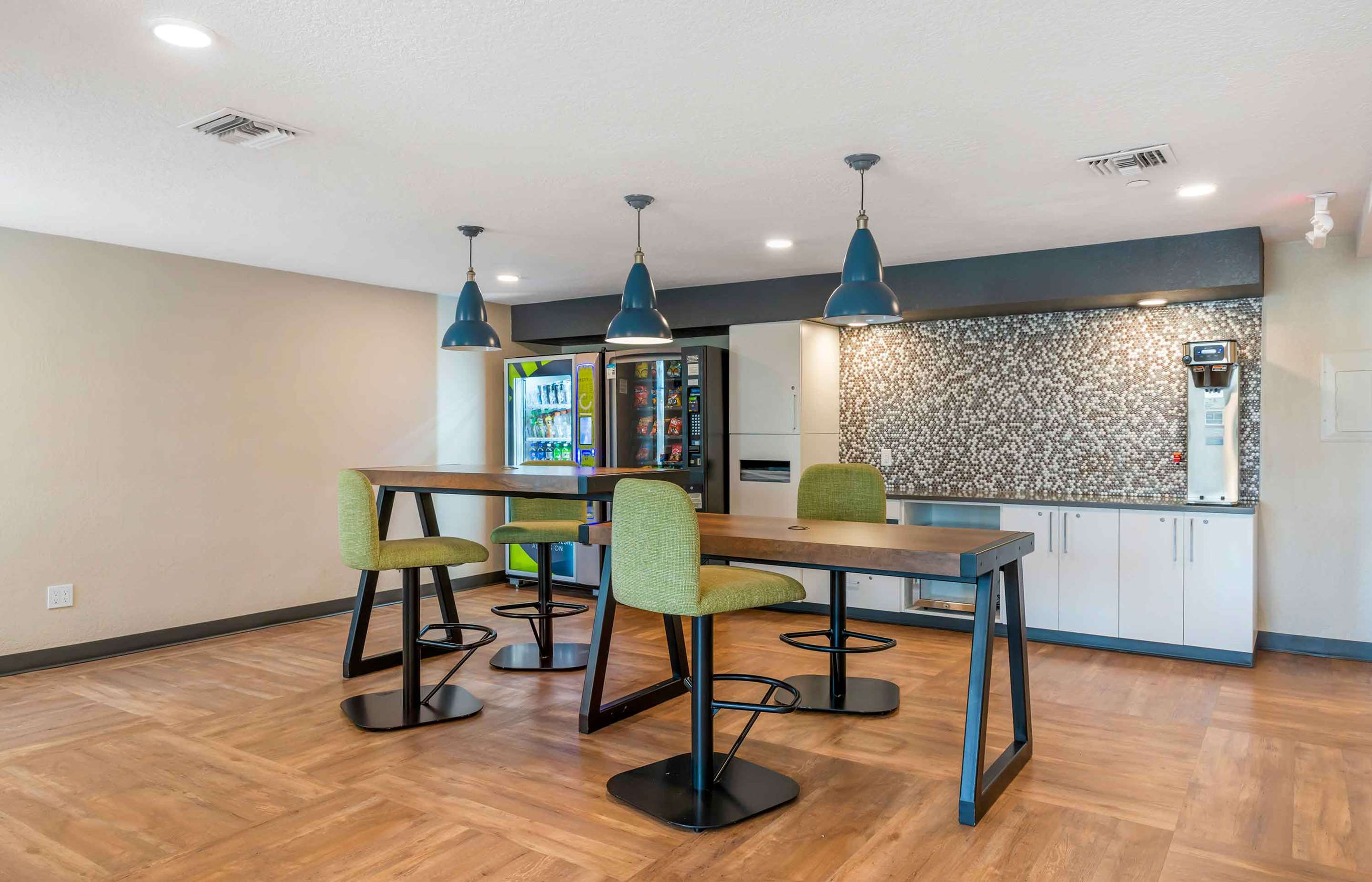 Free Grab-and-Go Breakfast | Extended Stay America Premier Suites - Fort Lauderdale - Cypress Creek - Park North