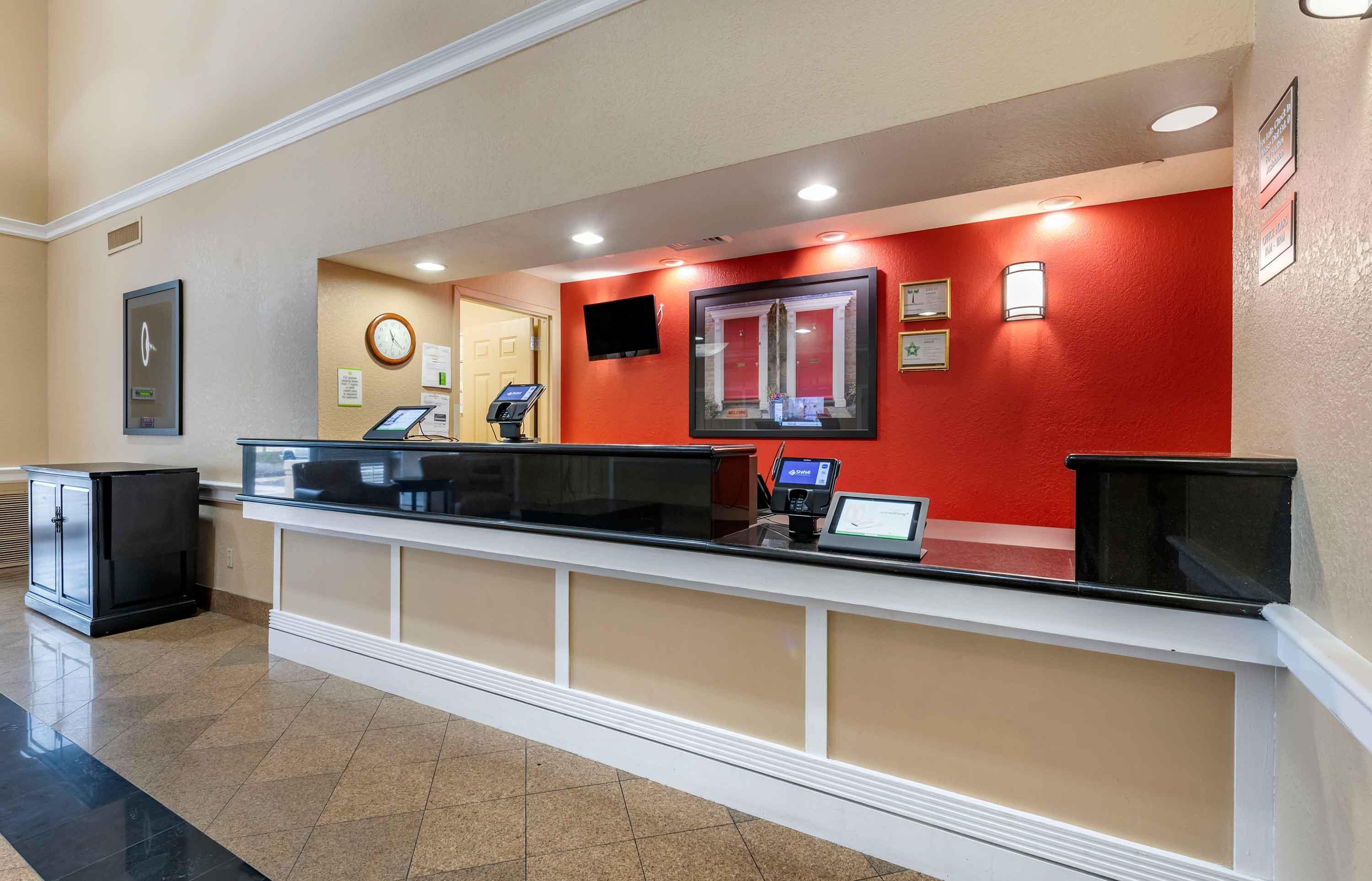 Lobby and Guest Check-in | Extended Stay America Suites Orlando Southpark Commodity Cir