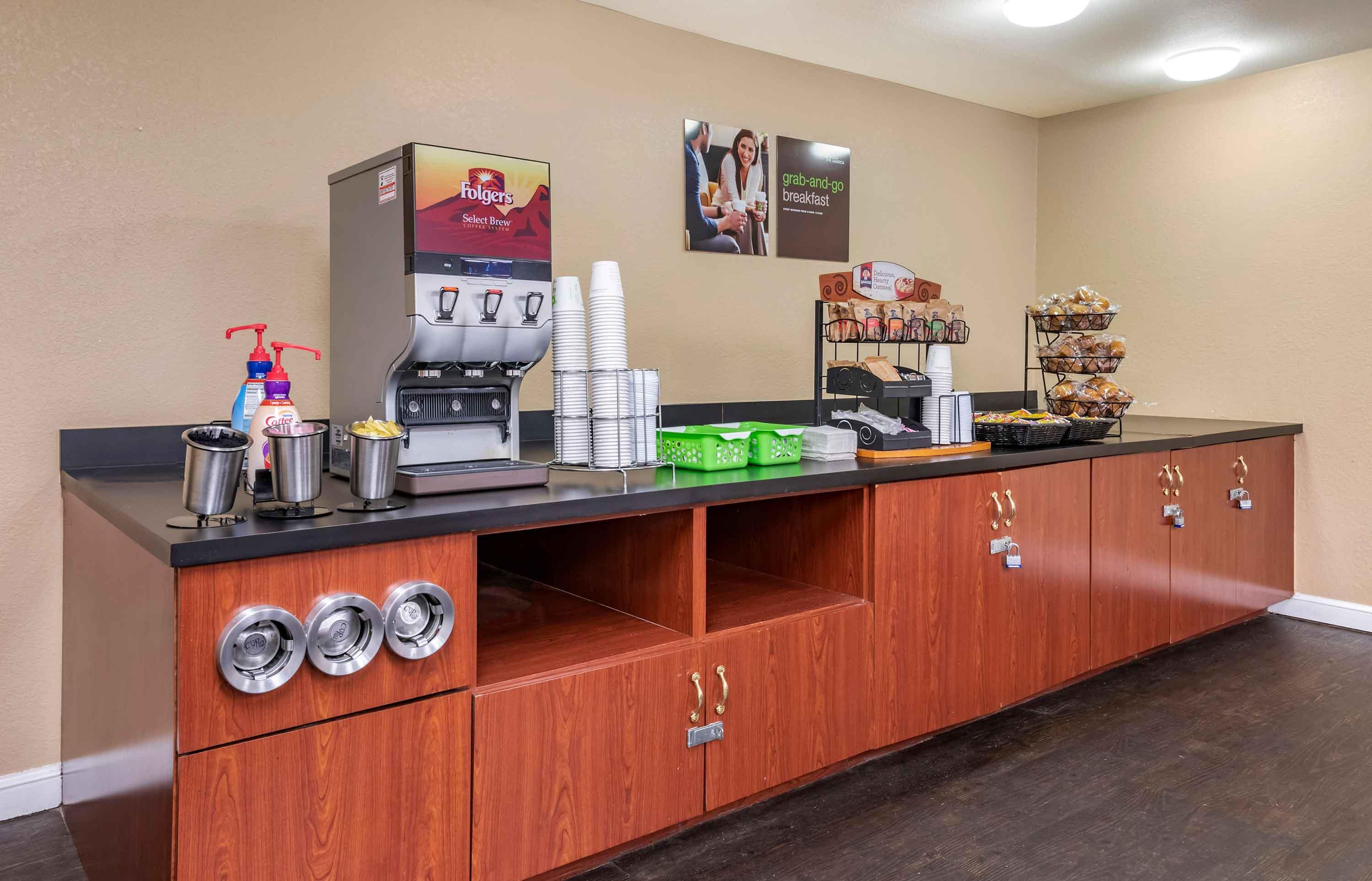 Free Grab-and-Go Breakfast | Extended Stay America Suites Orlando Southpark Commodity Cir