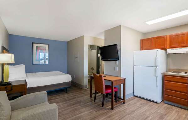  - Extended Stay America Suites Lenexa - I-35, Exit 224