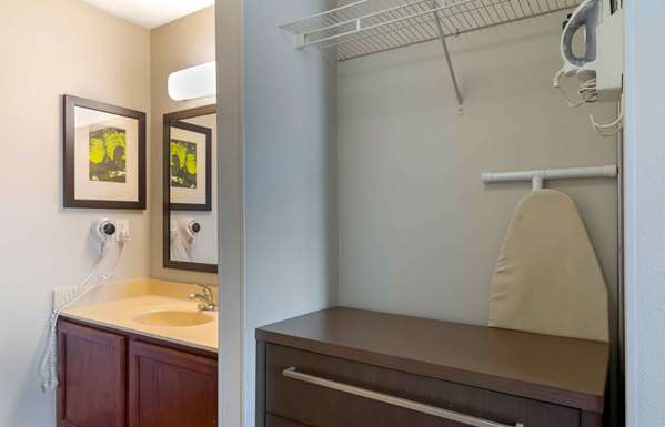  - Extended Stay America Suites Lenexa - I-35, Exit 224