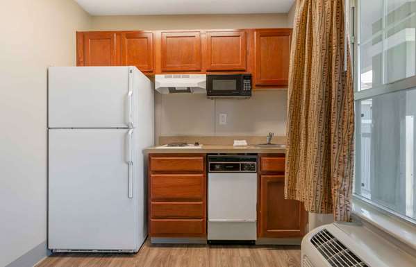  - Extended Stay America Suites Lenexa - I-35, Exit 224
