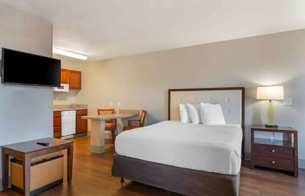  - Extended Stay America Suites Lenexa - I-35, Exit 224