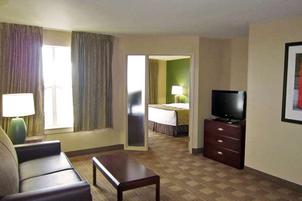  - Extended Stay America Suites Featherstone Road - I-75, Exit 78