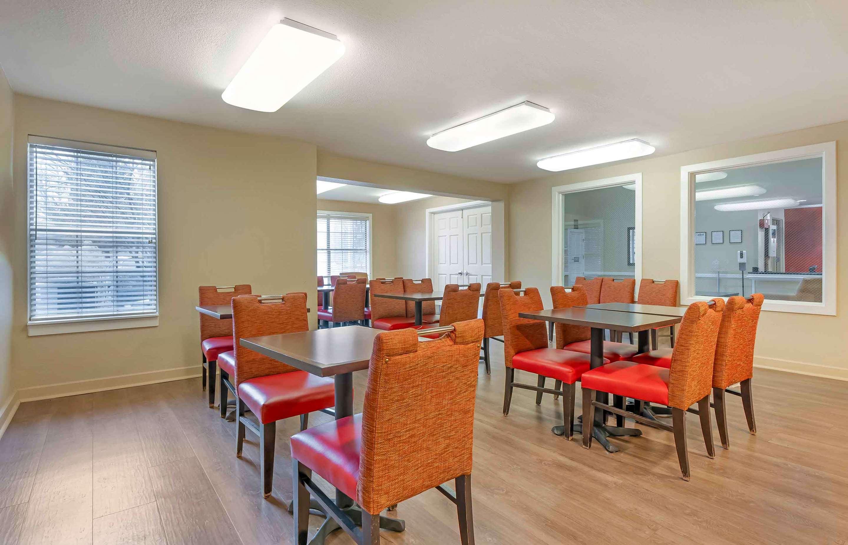 Breakfast Room | Extended Stay America Suites Columbus Tuttle
