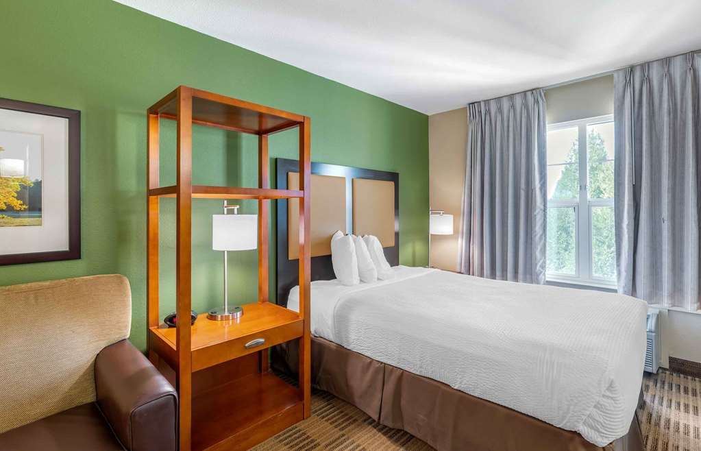 EXTENDED STAY AMERICA SUITES-guestroom-Guest Room,On-Site.jpg
