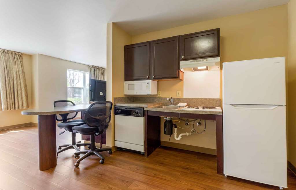 EXTENDED STAY AMERICA SUITES-guestroom-Guest Room,Guest Room Amenity,Kitchen/Kitchenette,On-Site.jpg