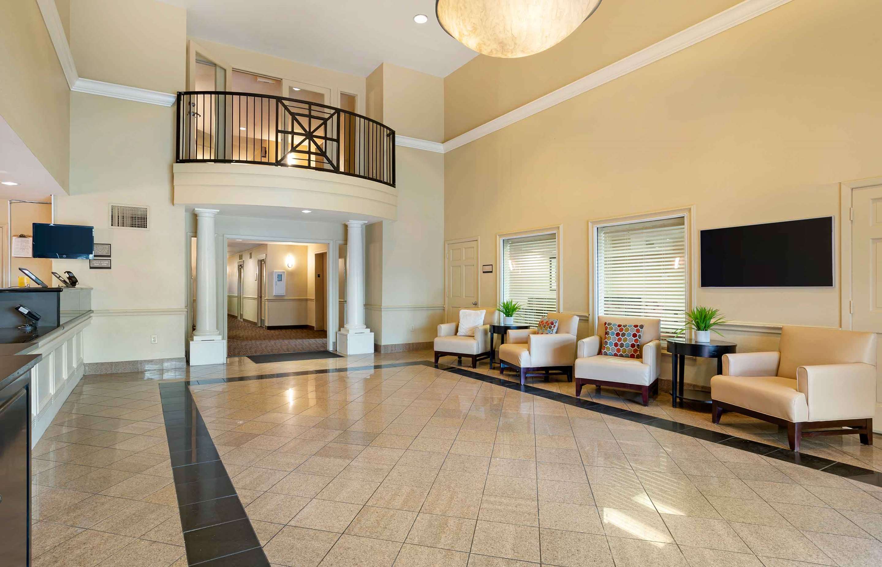 Lobby and Guest Check-in | Extended Stay America Suites Houston Med Ctr Braeswood Bl