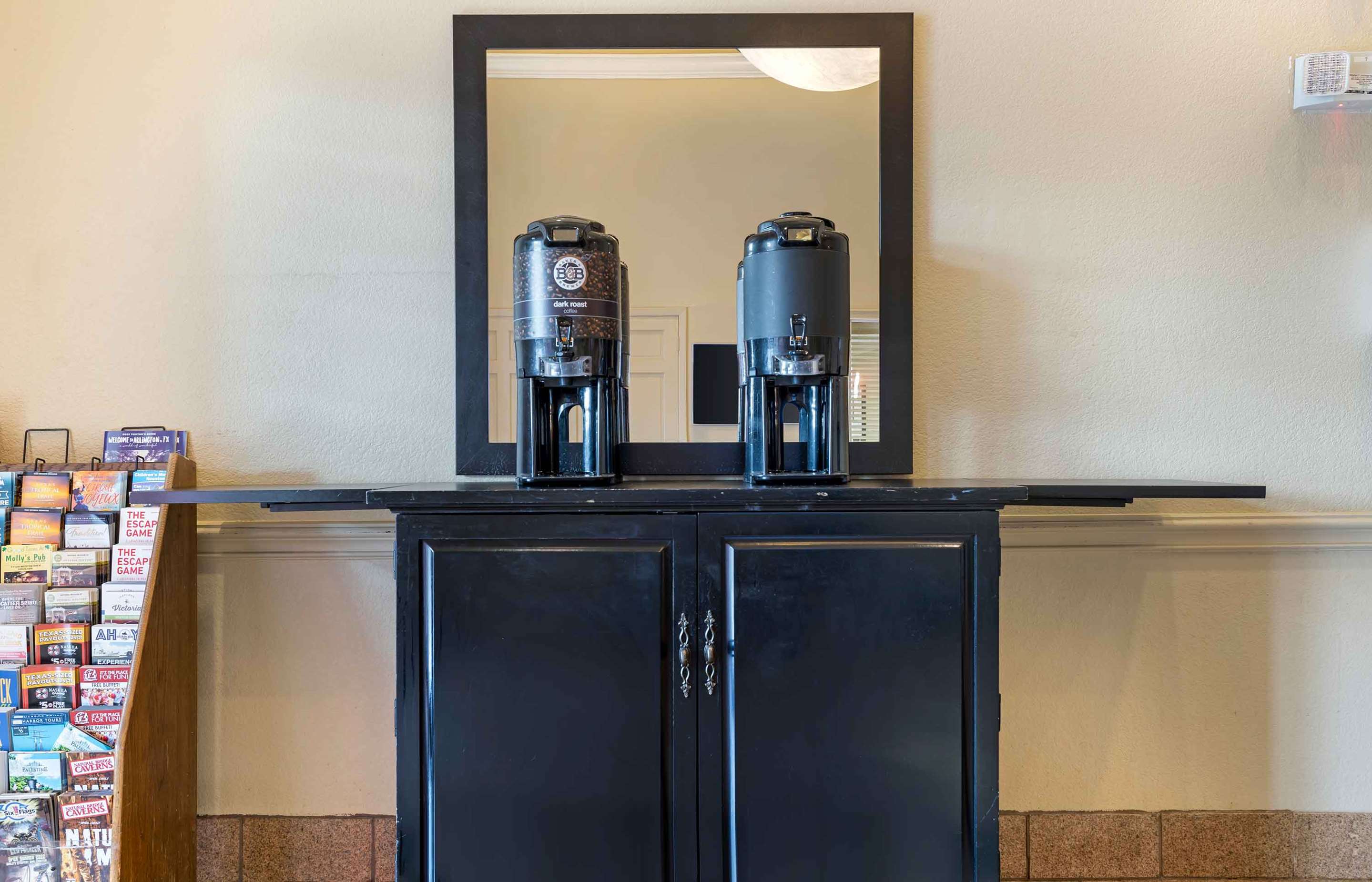 Free Grab-and-Go Breakfast | Extended Stay America Suites Houston Med Ctr Braeswood Bl