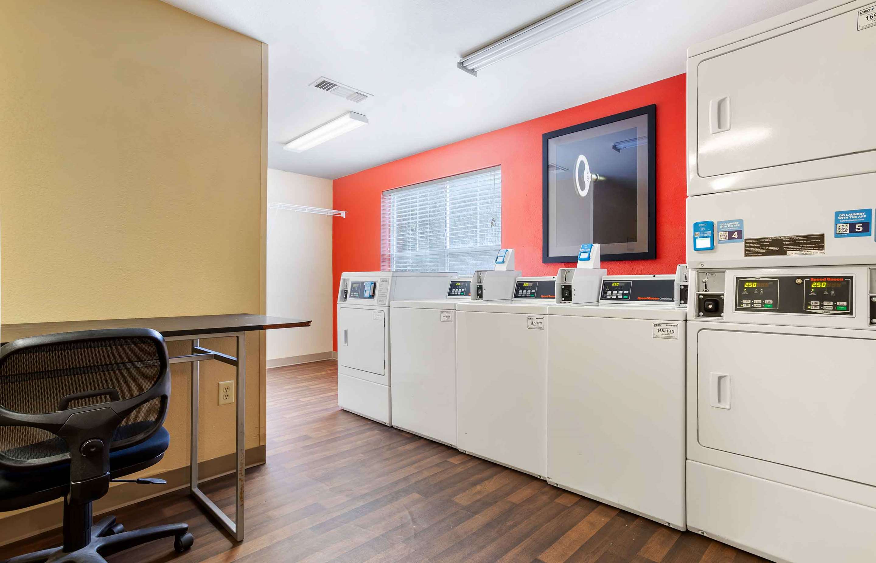 On-Premise Guest Laundry | Extended Stay America Suites Houston Med Ctr Braeswood Bl