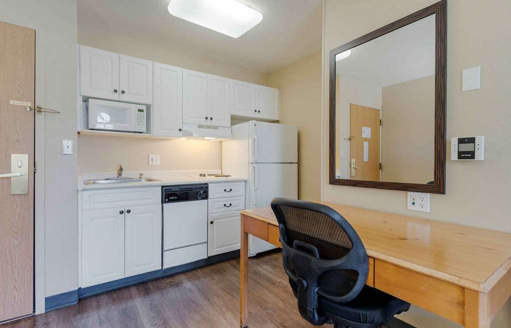 EXTENDED STAY AMERICA SUITES-guestroom-Guest Room,Kitchen/Kitchenette,On-Site.jpg