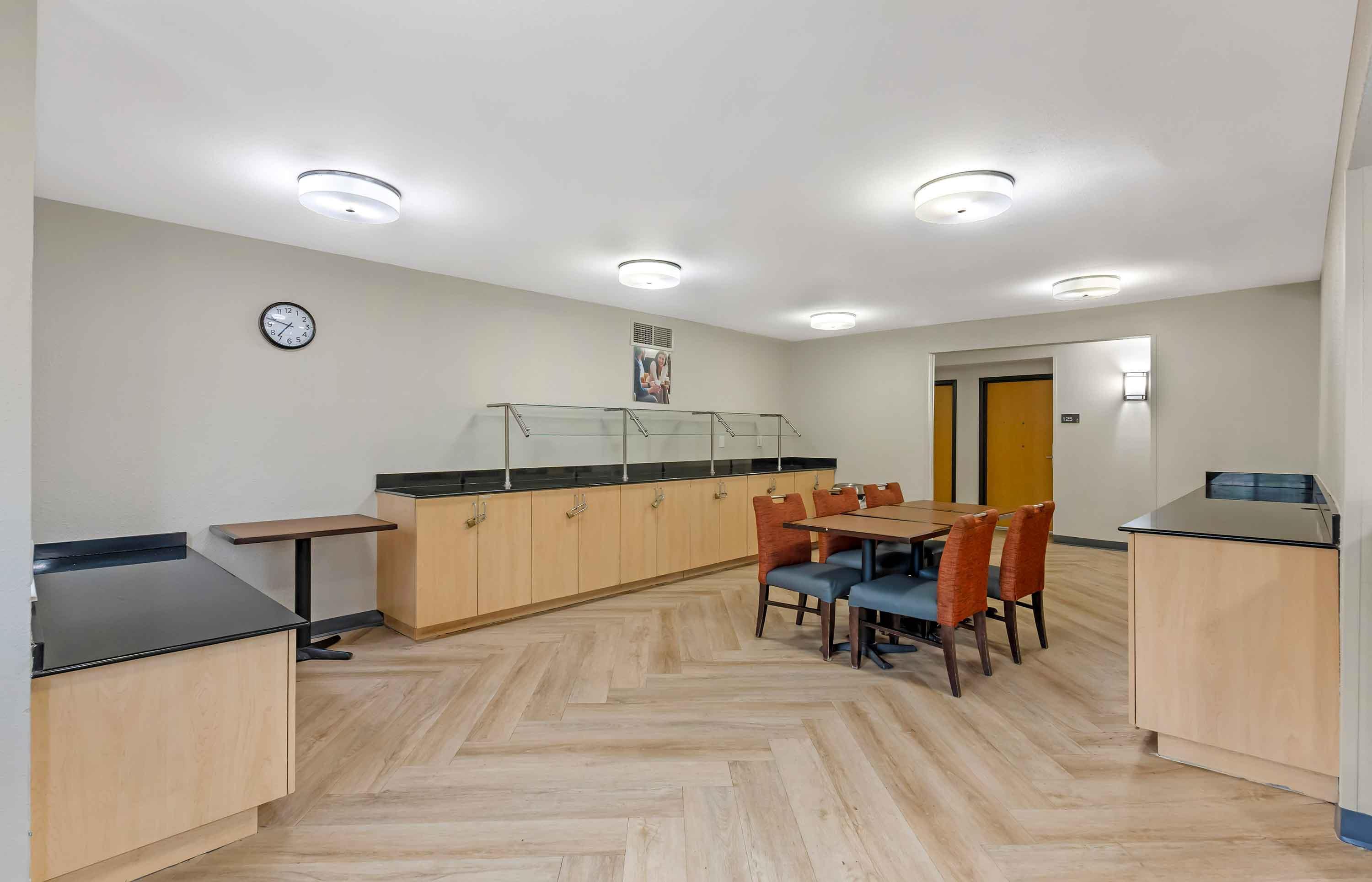 Free Grab-and-Go Breakfast | Extended Stay America Suites Orlando Conv Ctr Universal Blvd