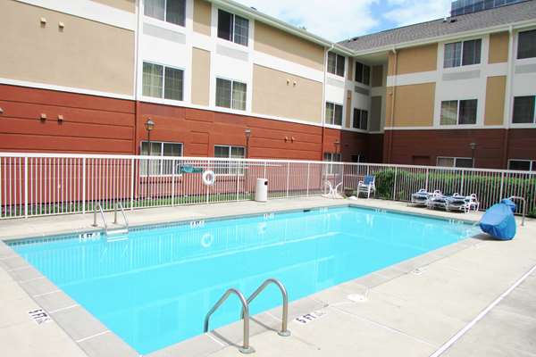 Pool - Extended Stay America Suites Peachtree Dunwoody Atlanta