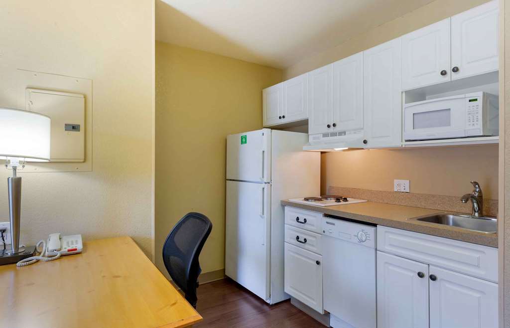EXTENDED STAY AMERICA SUITES-guestroom-Guest Room,Kitchen/Kitchenette,On-Site.jpg