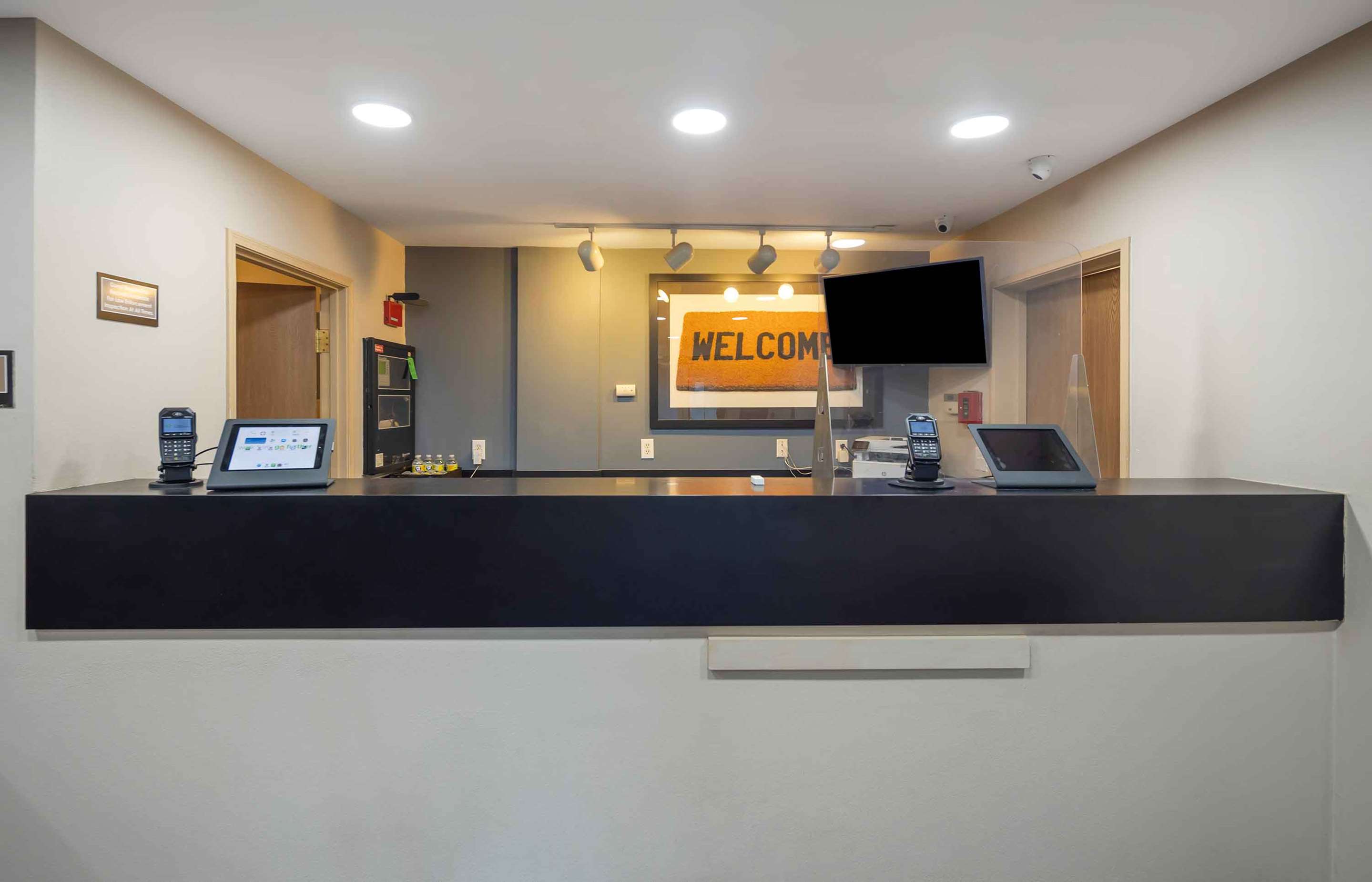 Lobby and Guest Check-in