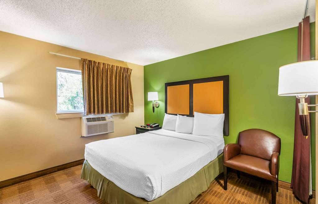 EXTENDED STAY AMERICA SELECT-guestroom-Guest Room,On-Site.jpg