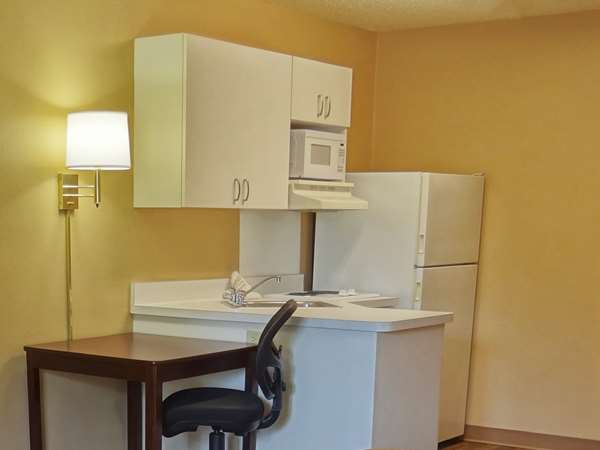  - Extended Stay America Suites Fresno