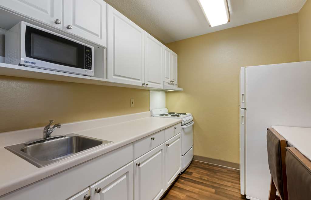 EXTENDED STAY AMERICA SUITES-guestroom-Guest Room,Kitchen/Kitchenette,On-Site.jpg