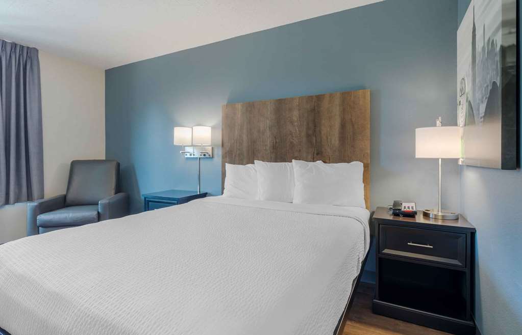 EXTENDED STAY AMERICA SELECT-guestroom-Guest Room,On-Site.jpg
