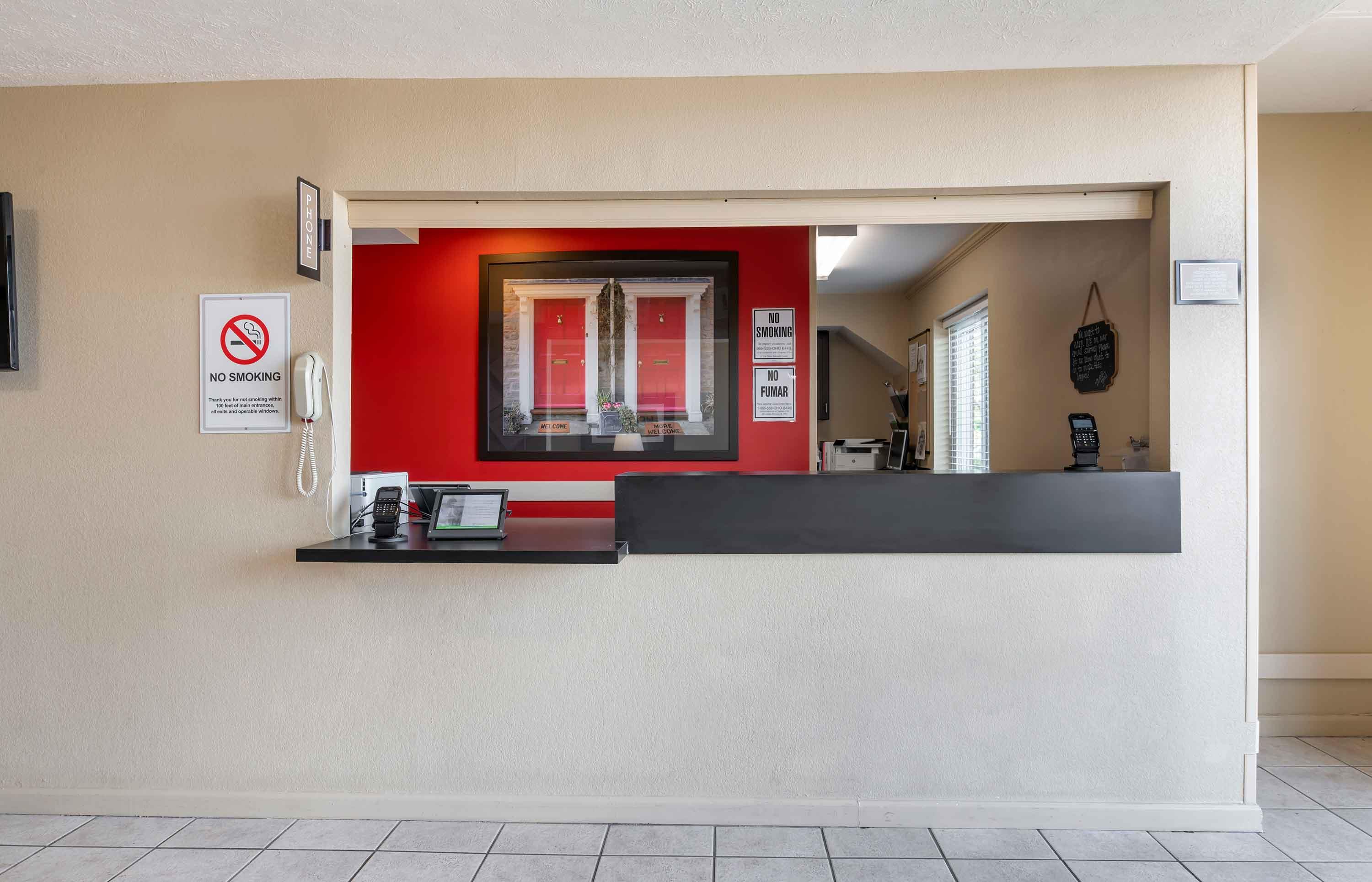 Lobby and Guest Check-in | Extended Stay America Suites Dayton Fairborn