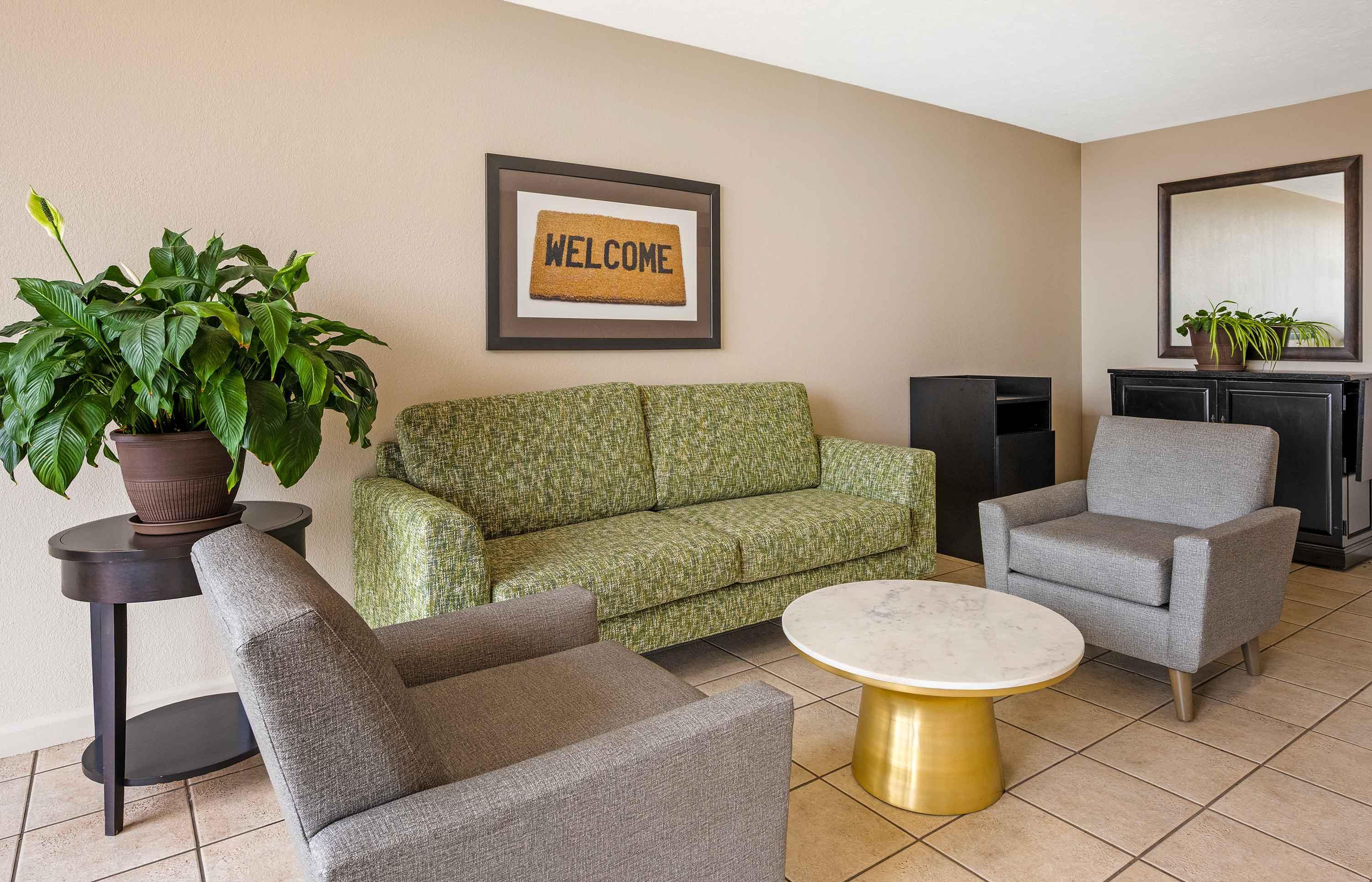 Lobby and Guest Check-in | Extended Stay America Suites Dayton Fairborn