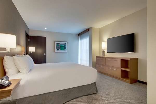 Suite - Hyatt Place Hotel Downtown Milwaukee - I-43, Exit 73A
