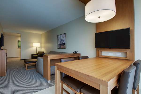 Suite - Hyatt Place Hotel Downtown Milwaukee - I-43, Exit 73A