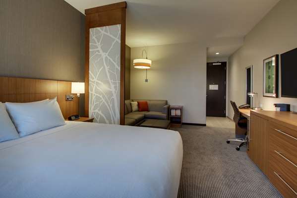  - Hyatt Place Hotel Downtown Milwaukee - I-43, Exit 73A