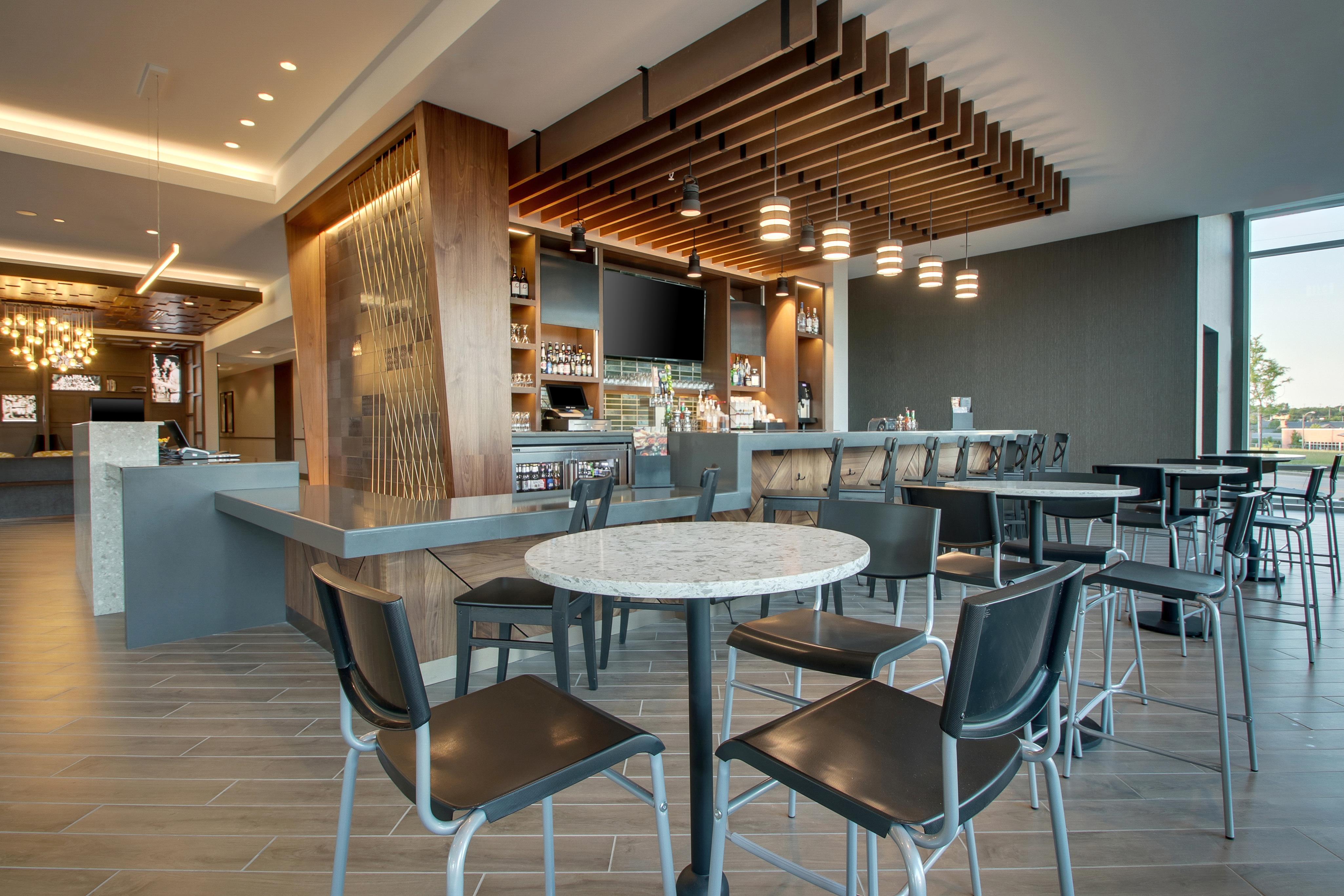 Lobby | Hyatt Place Milwaukee/Downtown