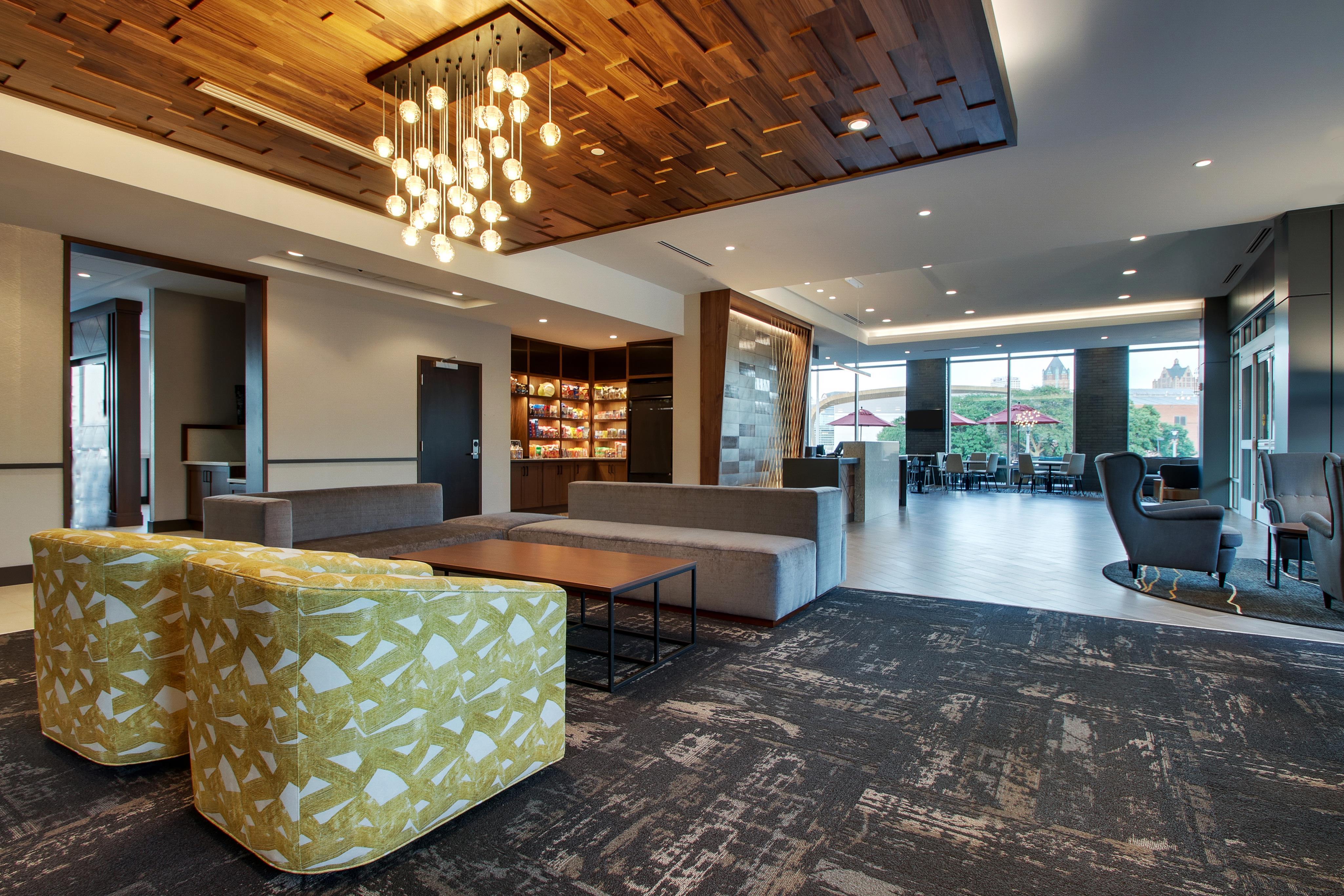 Lobby | Hyatt Place Milwaukee/Downtown