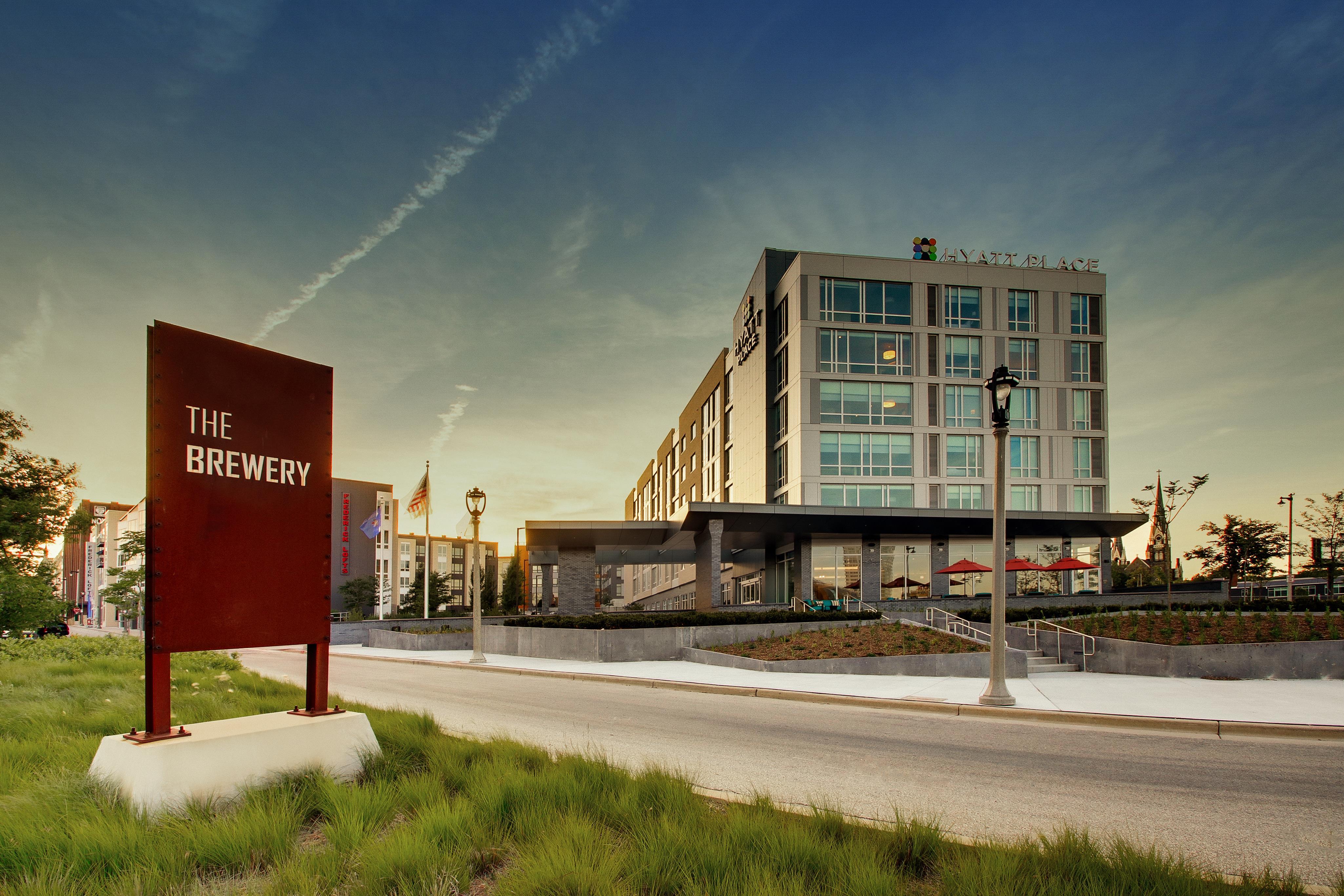 Exterior | Hyatt Place Milwaukee/Downtown