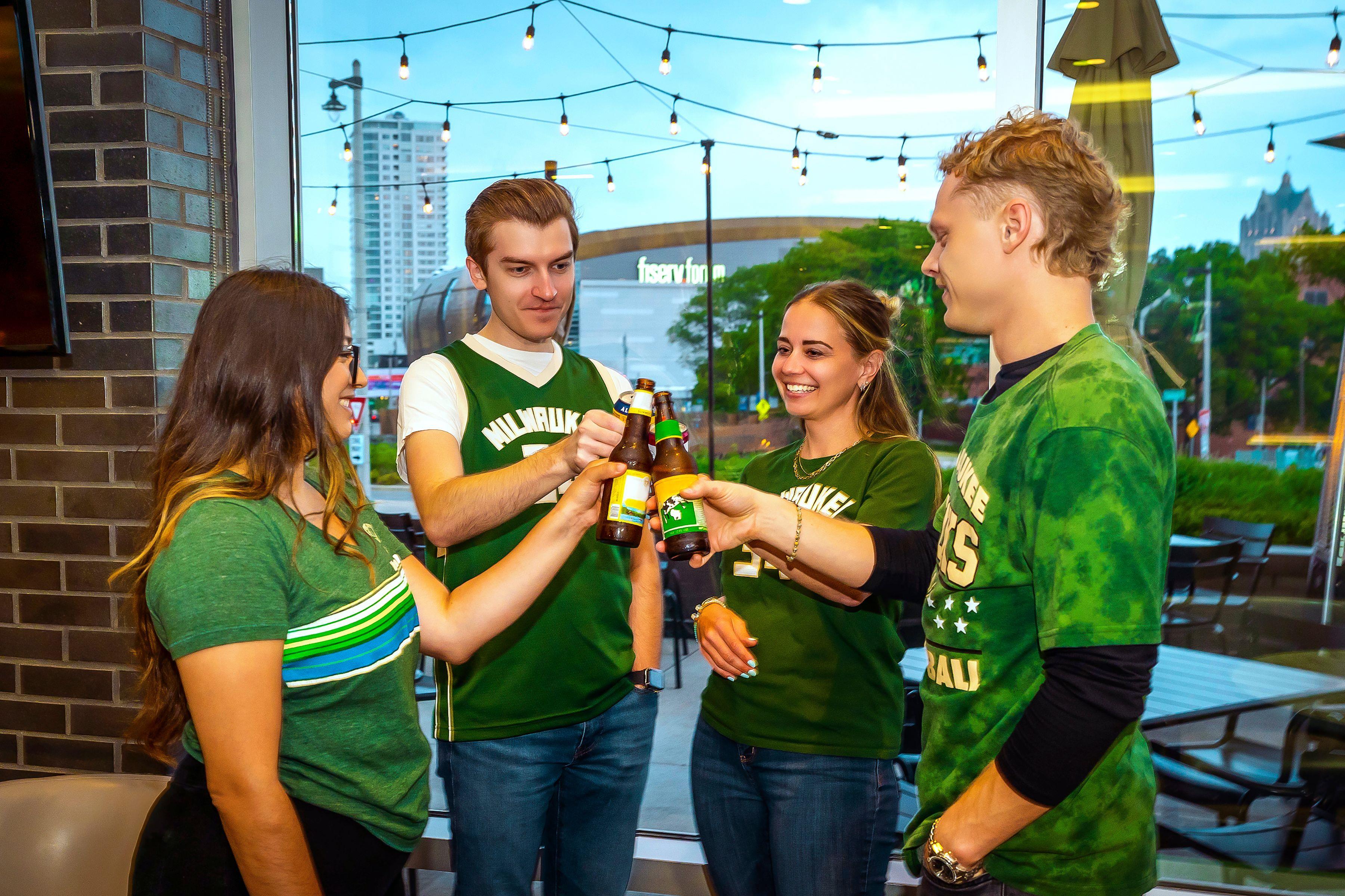 Bar Lounge | Hyatt Place Milwaukee/Downtown
