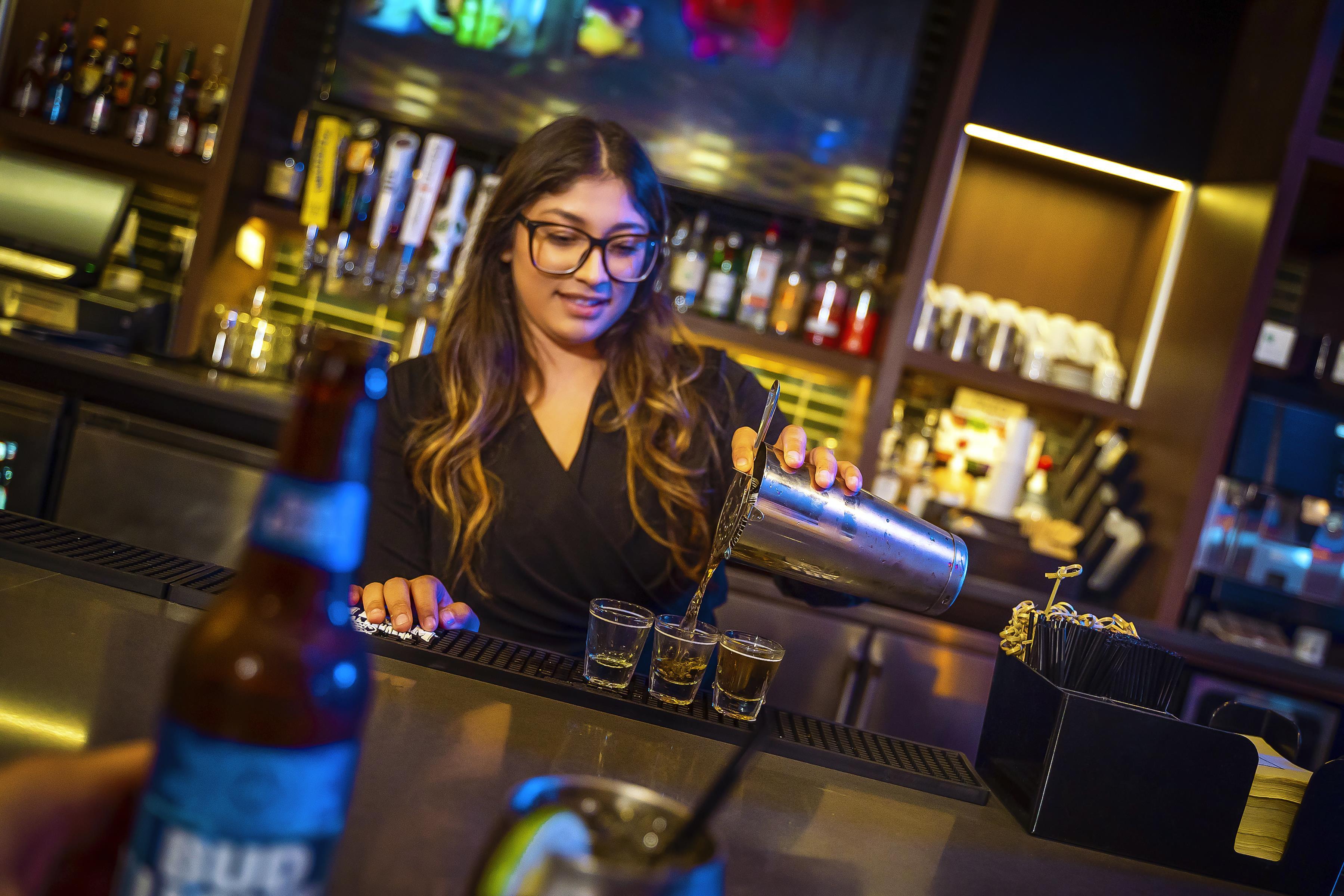 Bar Lounge | Hyatt Place Milwaukee/Downtown