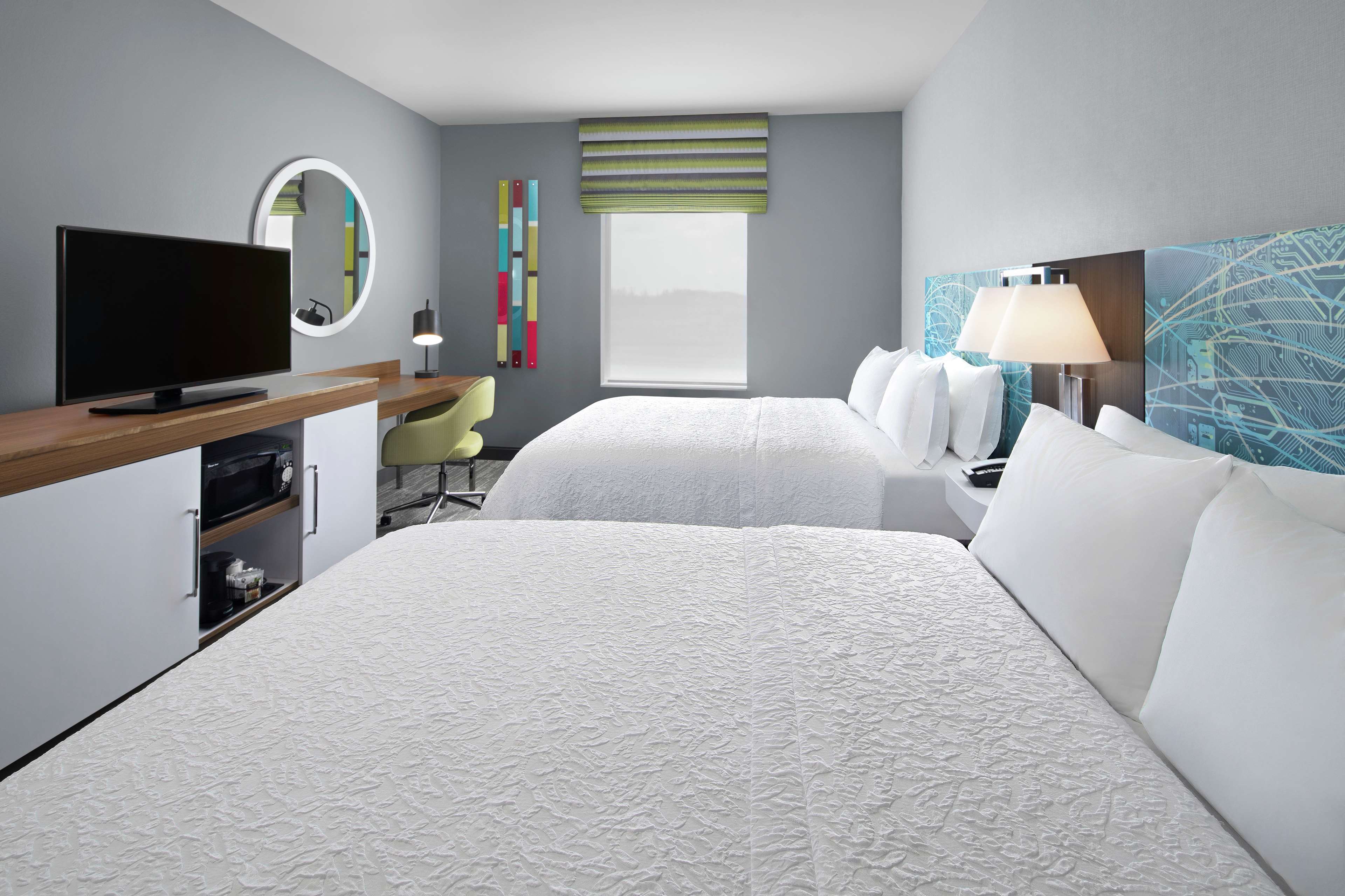 Hampton Inn by Hilton Sikeston Room Type - 2 QUEENS W  FRIDGE MICROWV